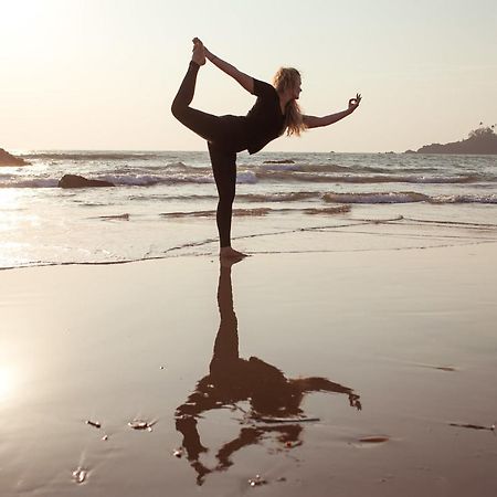 Kranti Yoga Tradition - Beach Resort Patnem Beach Bagian luar foto