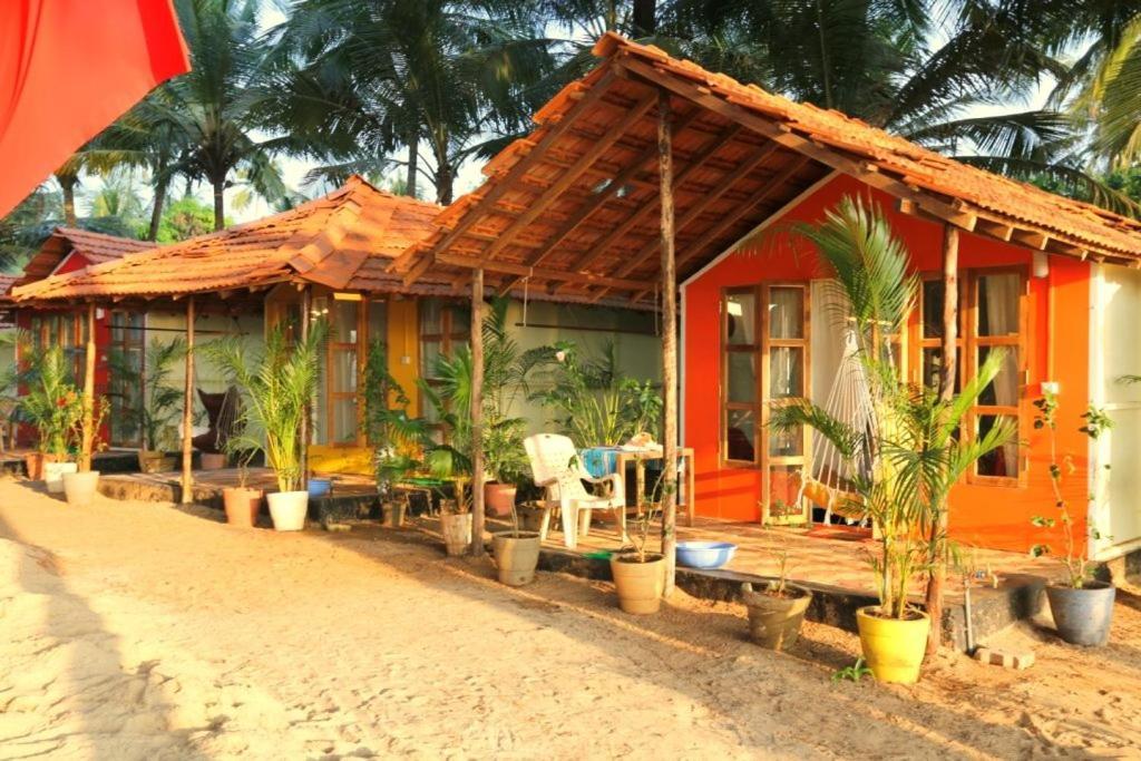 Kranti Yoga Tradition - Beach Resort Patnem Beach Bagian luar foto