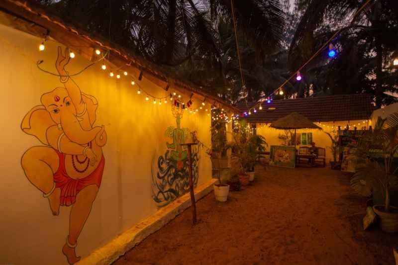 Kranti Yoga Tradition - Beach Resort Patnem Beach Bagian luar foto
