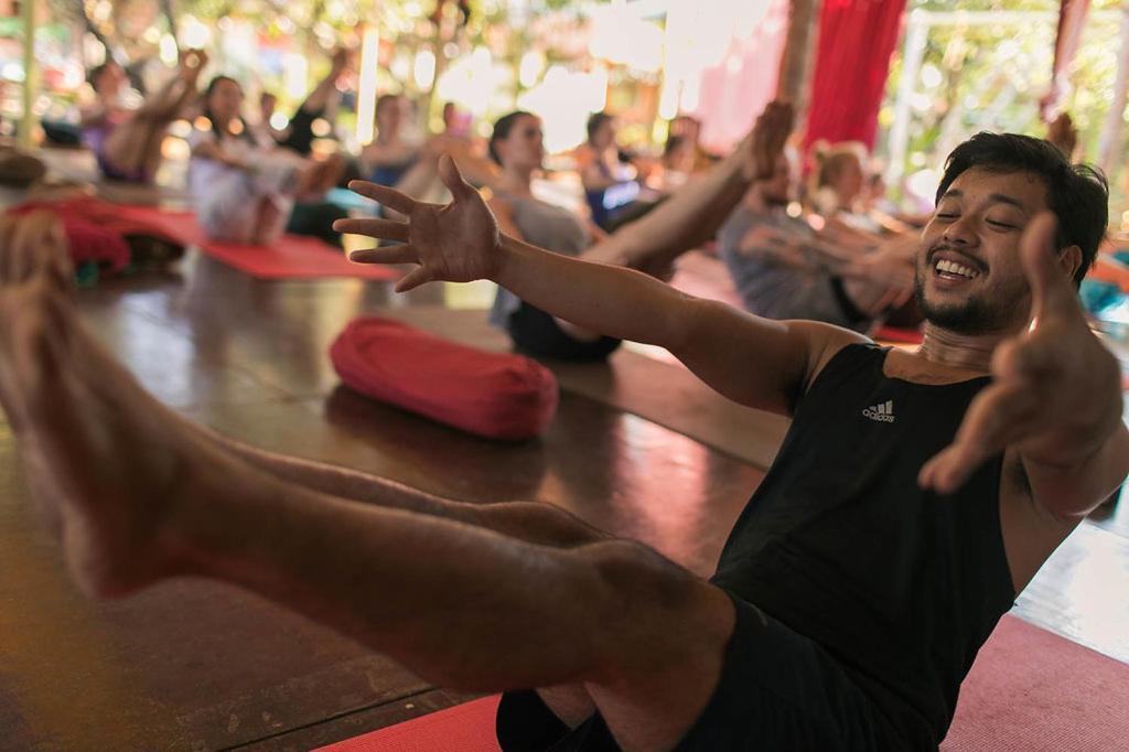 Kranti Yoga Tradition - Beach Resort Patnem Beach Bagian luar foto